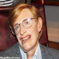 Stephen Hawking – “İnsanlığı Kendi Eseri Olan Tehlikeler Tehdit Ediyor.”